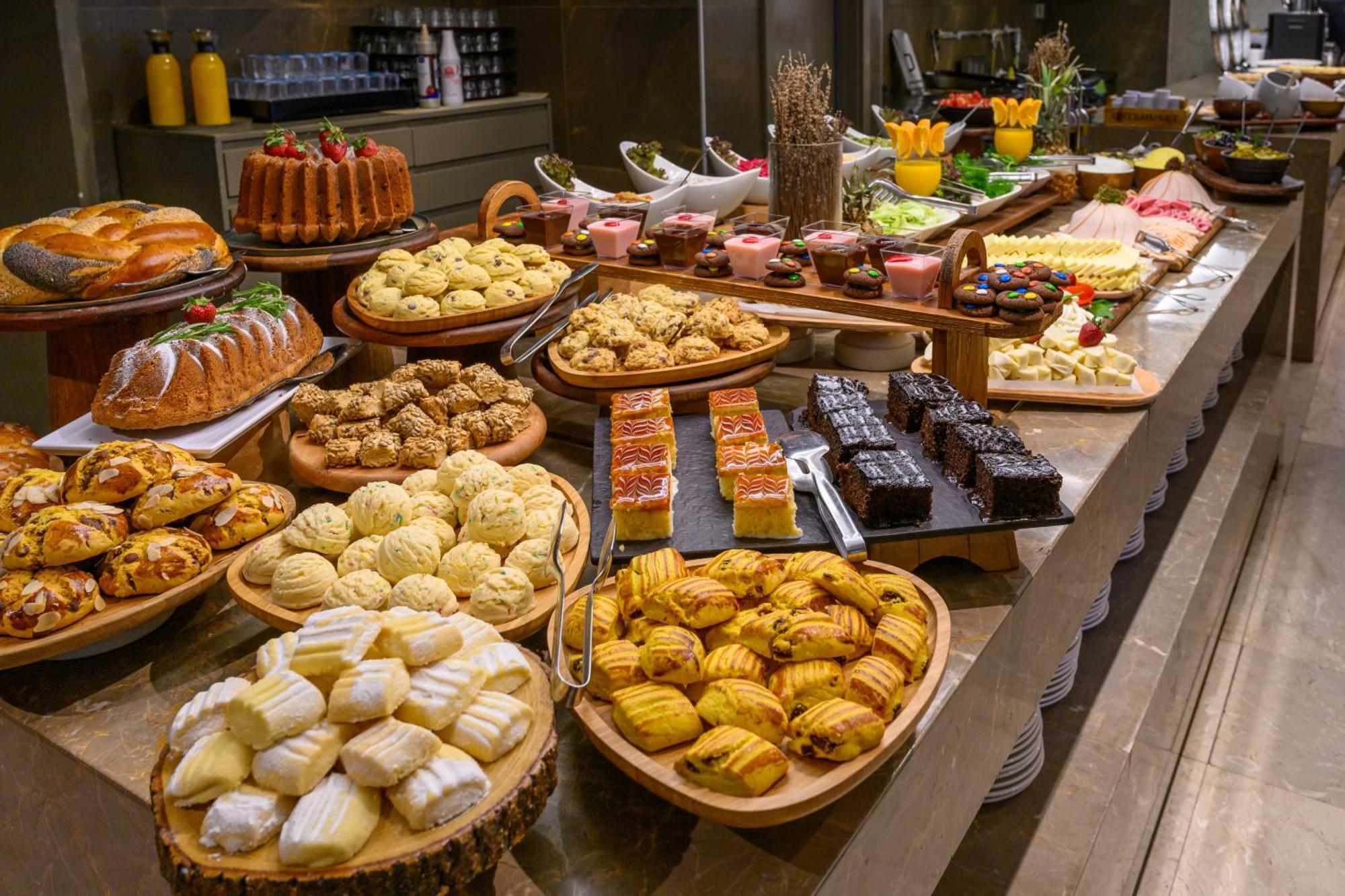 Отель Ramada By Wyndham Grand Bazaar Стамбул