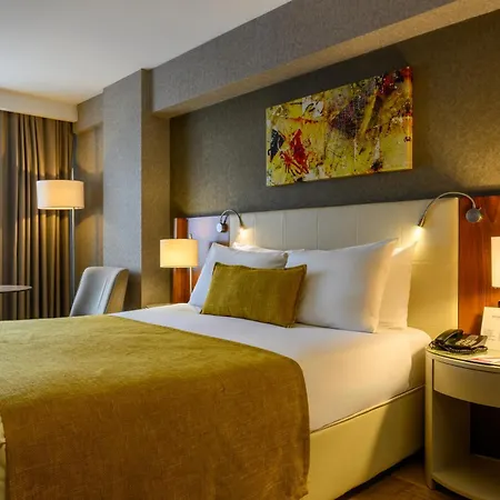 Ramada By Wyndham Istanbul Grand Bazaar Hotel Exterior photo