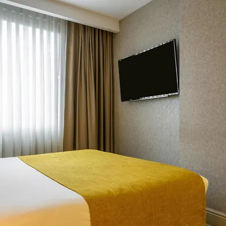 Ramada By Wyndham Istanbul Grand Bazaar Hotel Exterior photo