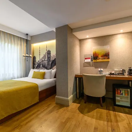 Ramada By Wyndham Istanbul Grand Bazaar Hotel Exterior photo