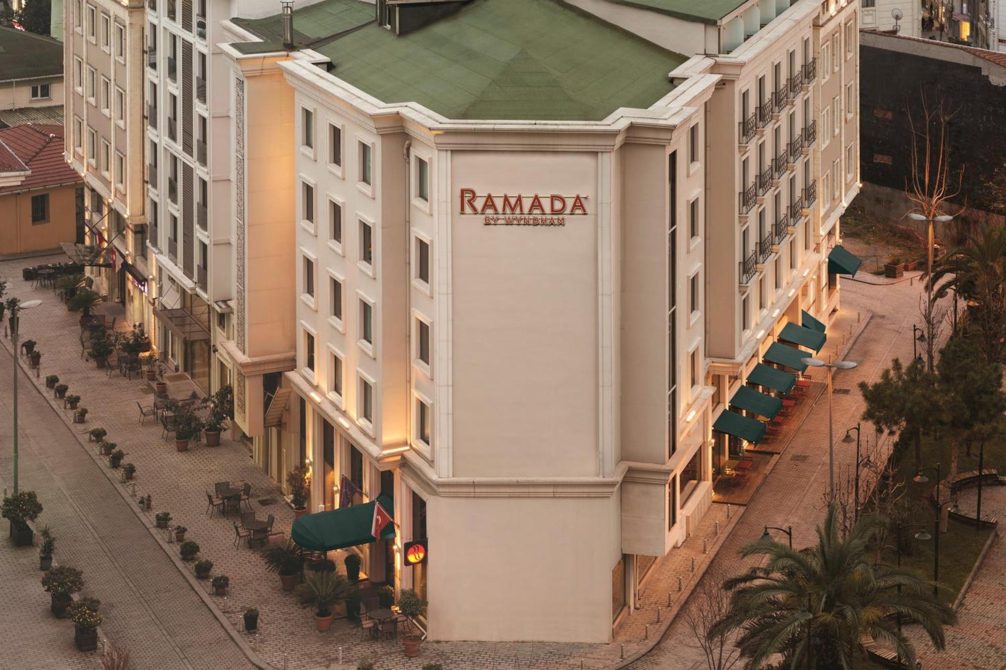 Отель Ramada By Wyndham Grand Bazaar