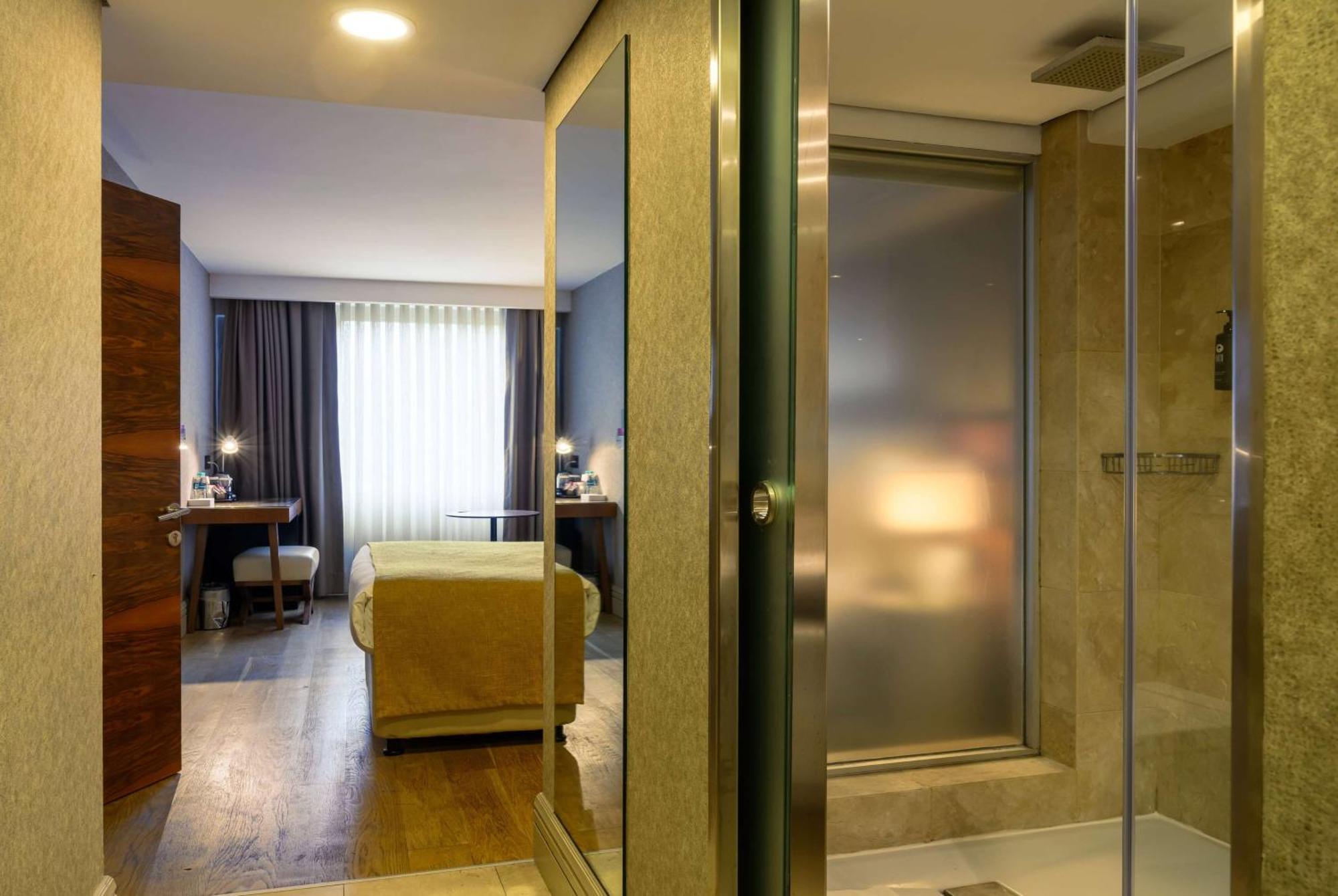 Ramada By Wyndham Grand Bazaar Отель 4*