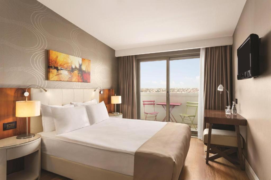 Отель Ramada By Wyndham Grand Bazaar